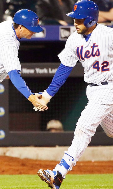 MLB Quick Hits: d'Ar-NOOOO! Mets' catcher fractures hand